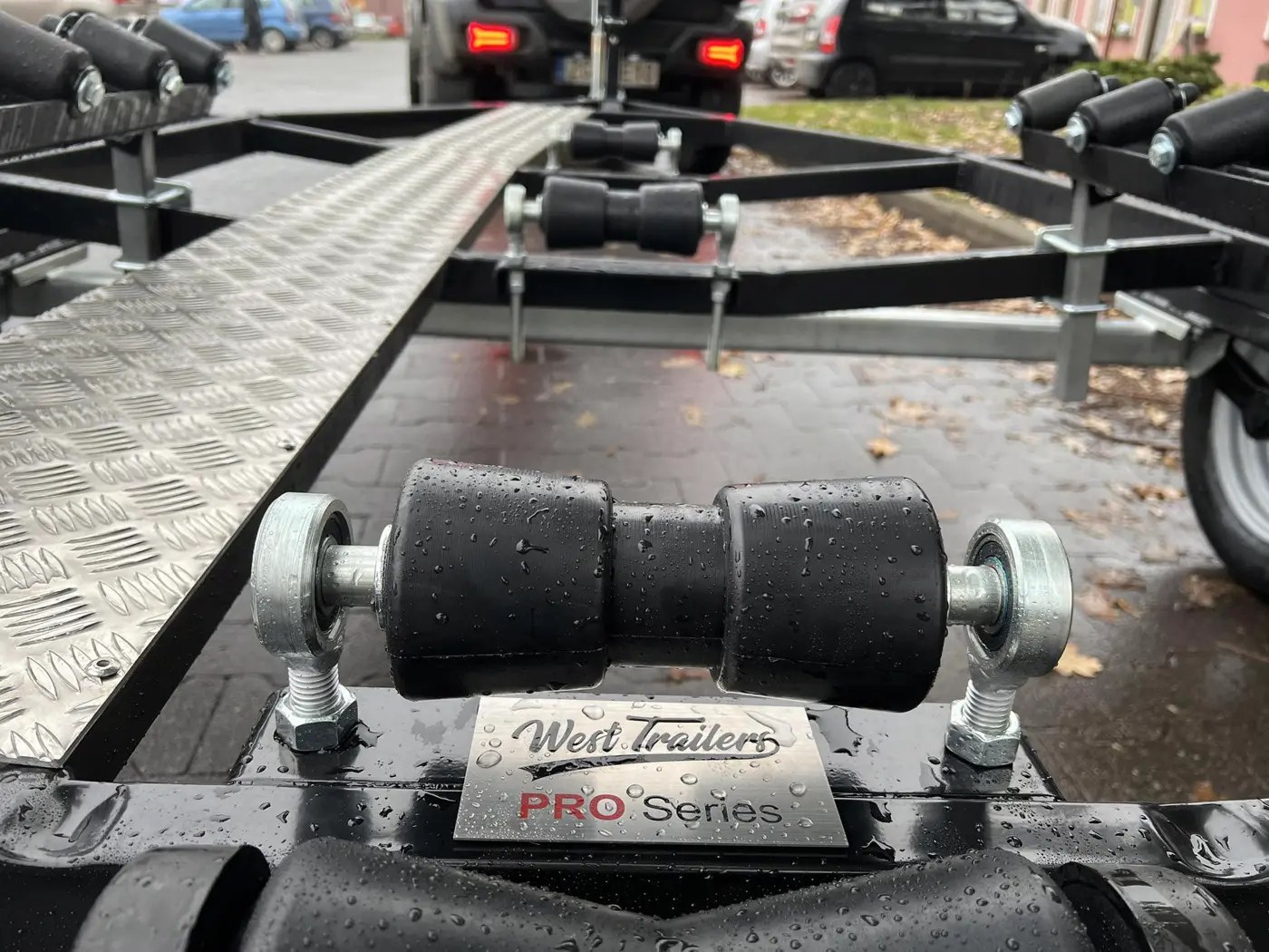 Rolka kilowa na łożyskach z tabliczką West Trailers PRO Series